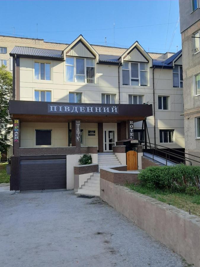 Hotel Pivdennyi Oleksandriia Εξωτερικό φωτογραφία